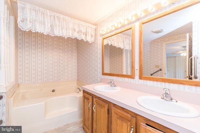 46 JUNIPER CIR, New Hope, PA 18938