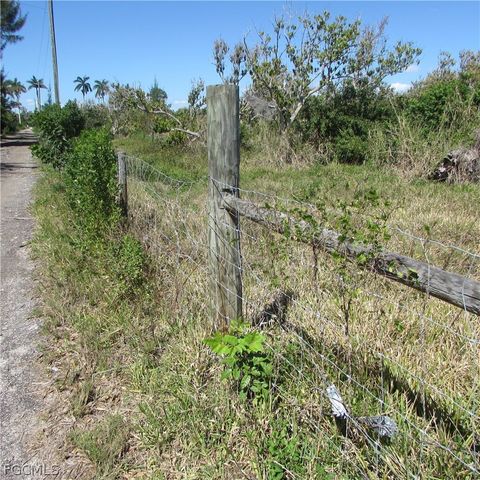 13171 Samadani LN, Bokeelia, FL 33922