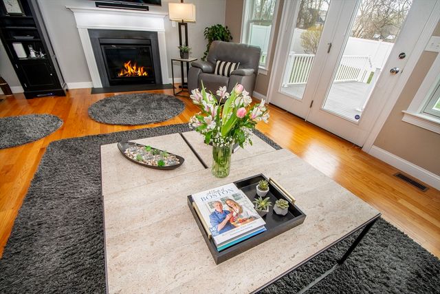 10 Jensen Farm Rd, Braintree, MA 02184