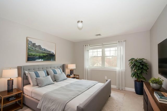 10 Jensen Farm Rd, Braintree, MA 02184