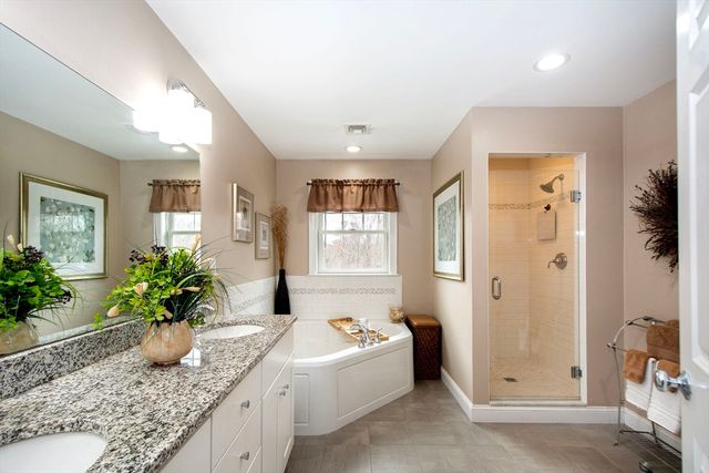 10 Jensen Farm Rd, Braintree, MA 02184