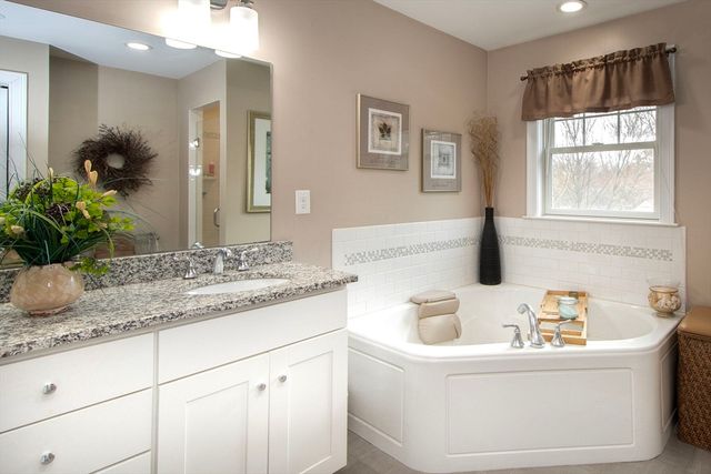 10 Jensen Farm Rd, Braintree, MA 02184