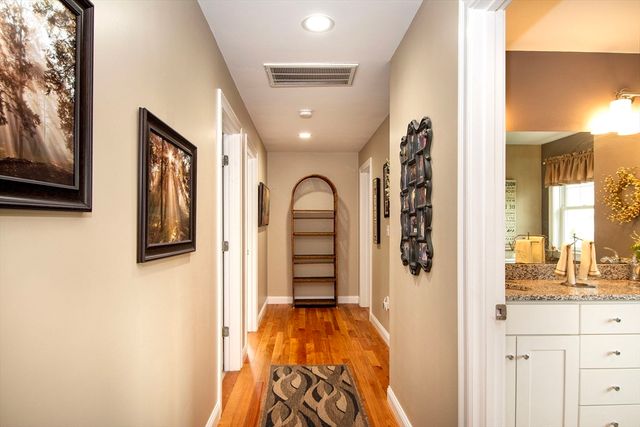 10 Jensen Farm Rd, Braintree, MA 02184