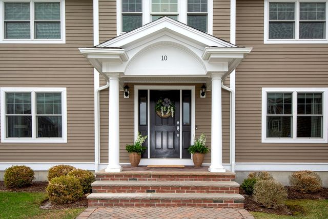 10 Jensen Farm Rd, Braintree, MA 02184