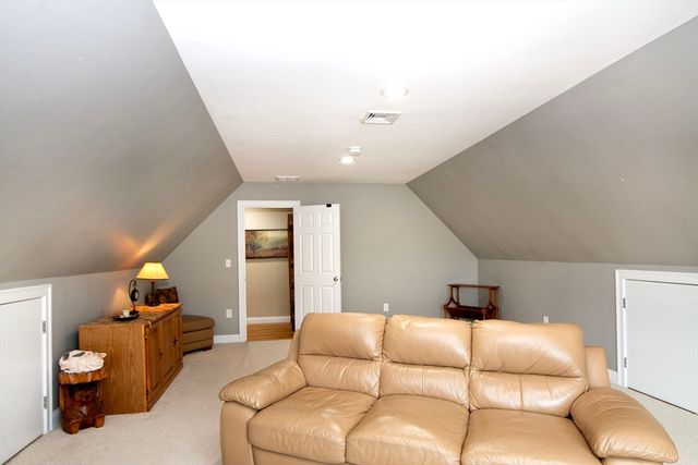 10 Jensen Farm Rd, Braintree, MA 02184