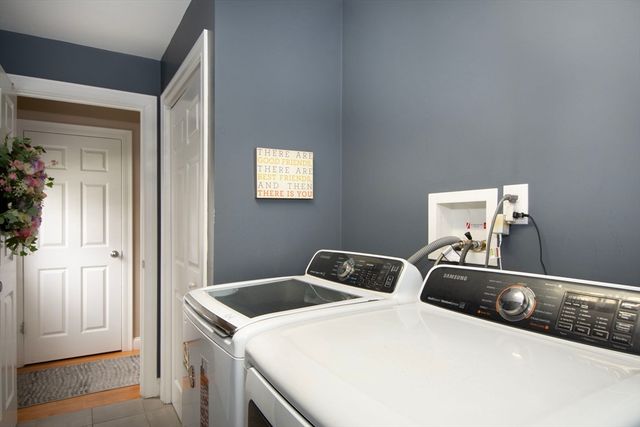 10 Jensen Farm Rd, Braintree, MA 02184