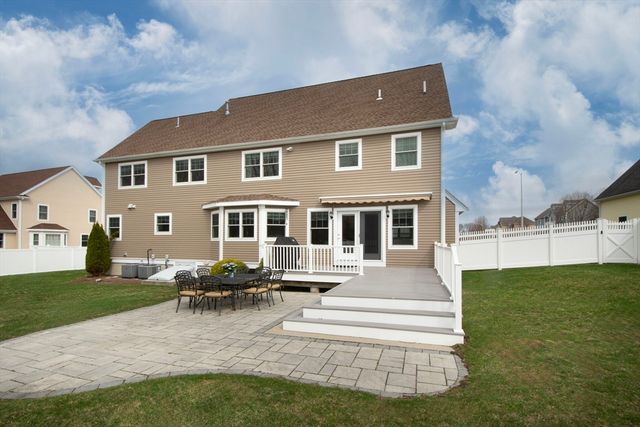 10 Jensen Farm Rd, Braintree, MA 02184