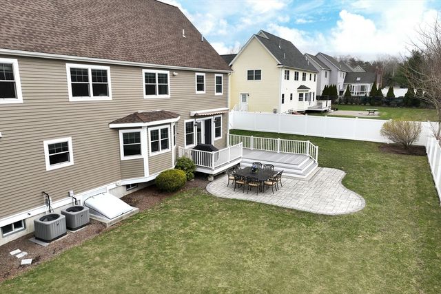 10 Jensen Farm Rd, Braintree, MA 02184