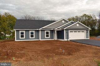 1497 TREELINE DR, Chambersburg, PA 17202