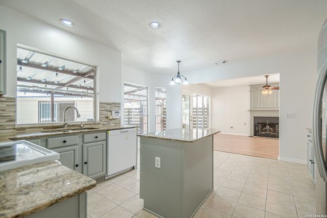 10449 Trailway Oak, San Antonio, TX 78240