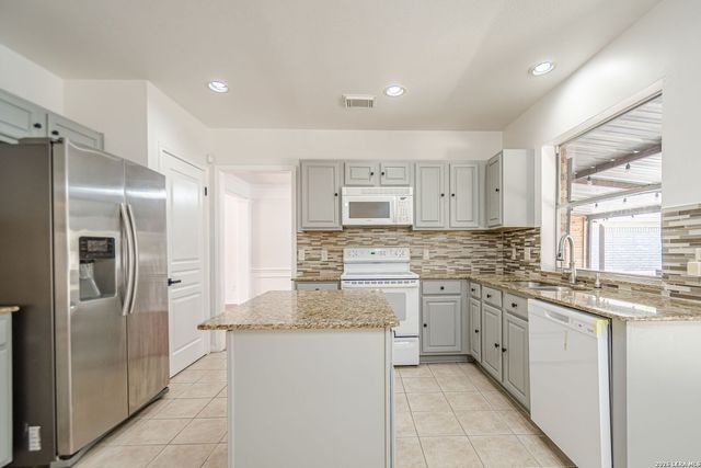 10449 Trailway Oak, San Antonio, TX 78240