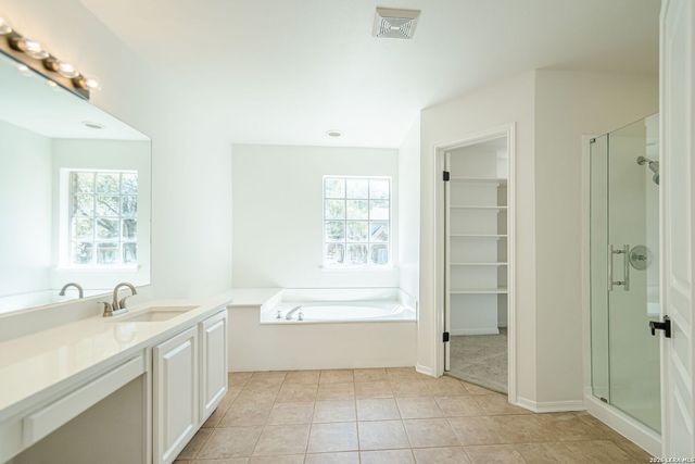 10449 Trailway Oak, San Antonio, TX 78240