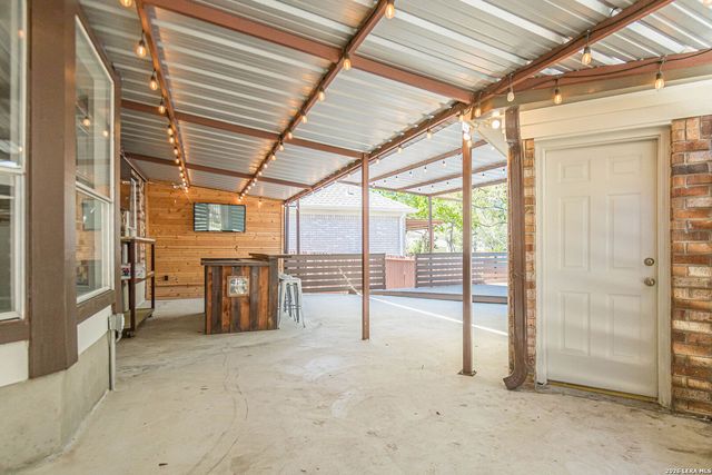 10449 Trailway Oak, San Antonio, TX 78240