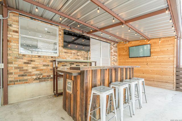 10449 Trailway Oak, San Antonio, TX 78240