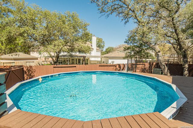 10449 Trailway Oak, San Antonio, TX 78240