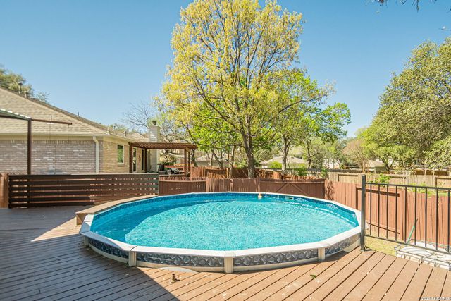 10449 Trailway Oak, San Antonio, TX 78240