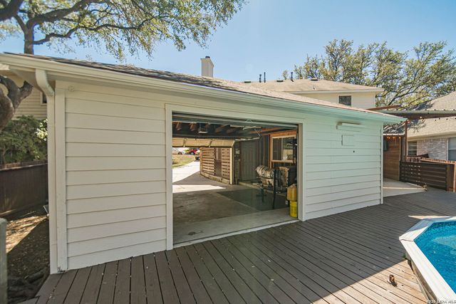 10449 Trailway Oak, San Antonio, TX 78240