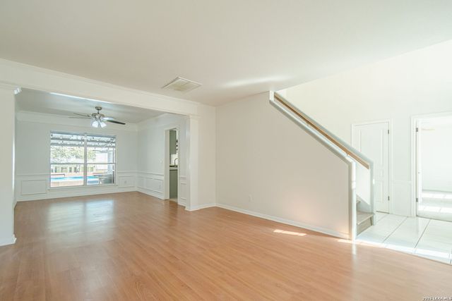 10449 Trailway Oak, San Antonio, TX 78240