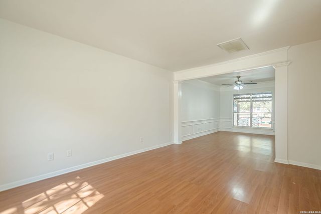 10449 Trailway Oak, San Antonio, TX 78240