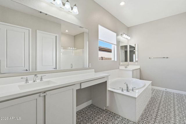 11256 E UTOPIA Avenue E, Mesa, AZ 85212