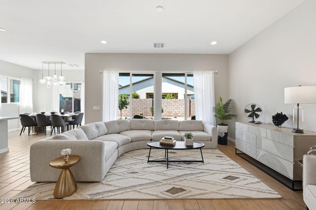 11256 E UTOPIA Avenue E, Mesa, AZ 85212