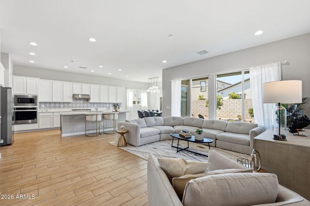 11256 E UTOPIA Avenue E, Mesa, AZ 85212