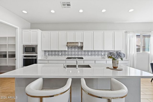 11256 E UTOPIA Avenue E, Mesa, AZ 85212