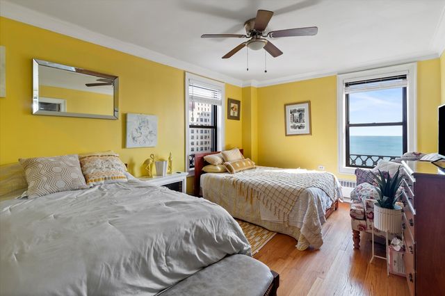 5555 S Everett Avenue C14, Chicago, IL 60637