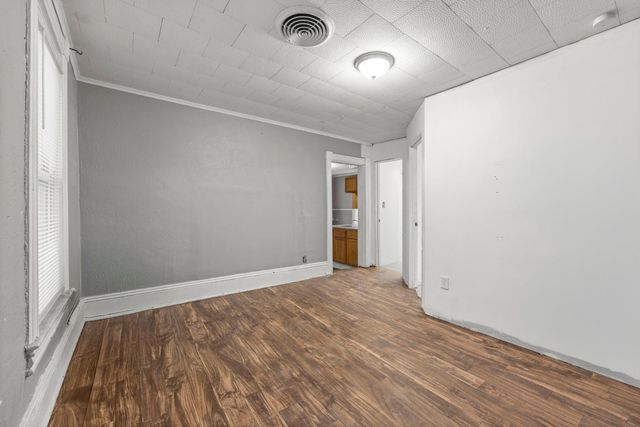 680 Lawson Avenue E, Saint Paul, MN 55106