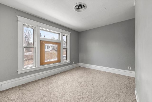 680 Lawson Avenue E, Saint Paul, MN 55106