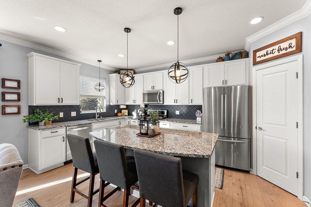 20511 Gunnison Drive, Lakeville, MN 55044