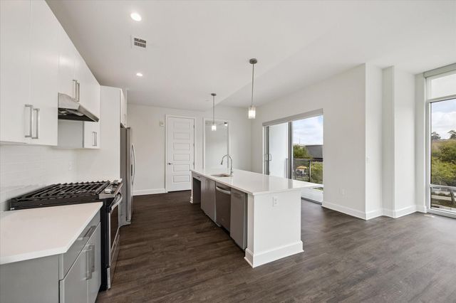 2000 Hughes Landing 339, The Woodlands, TX 77380