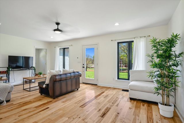 615 E Parkway, S, Memphis, TN 38104