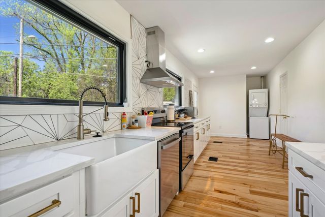 615 E Parkway, S, Memphis, TN 38104