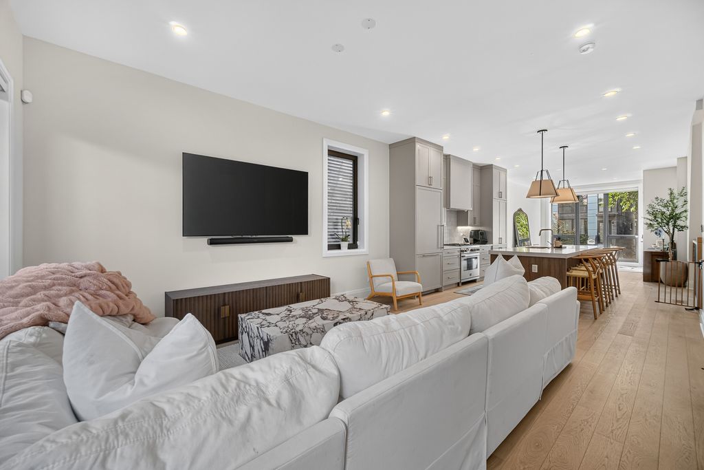 1842 W Iowa Street 1, Chicago, IL 60622 — photo 4