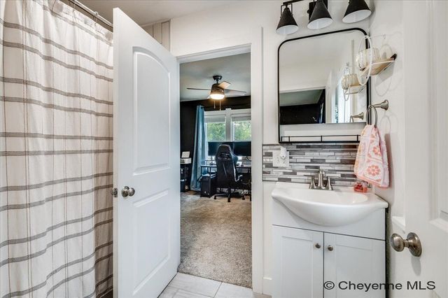 2916 REED AVE, Cheyenne, WY 82001