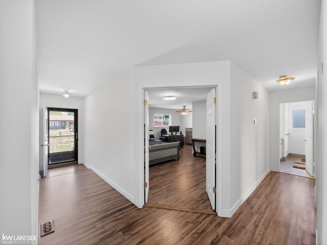 15748 Robert Drive, Macomb, MI 48044