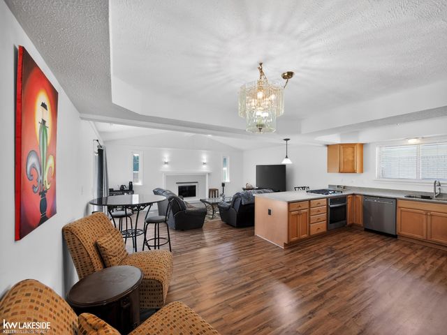 15748 Robert Drive, Macomb, MI 48044