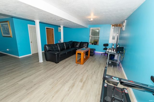 56131 Butternut Road, South Bend, IN 46619