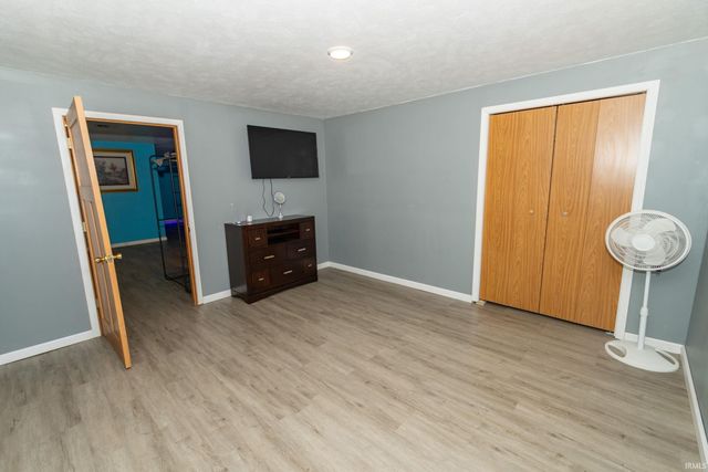 56131 Butternut Road, South Bend, IN 46619