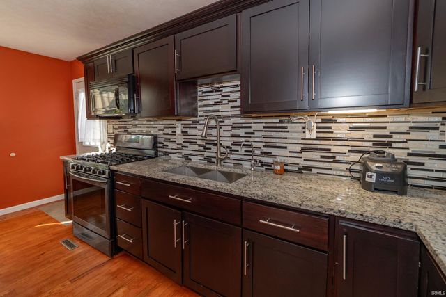 56131 Butternut Road, South Bend, IN 46619