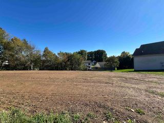 53140 Flowing Stream Court, South Bend, IN 46628