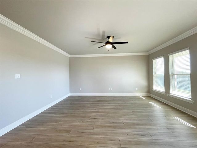 3352 LAKE CREST Drive, Lake Charles, LA 70607