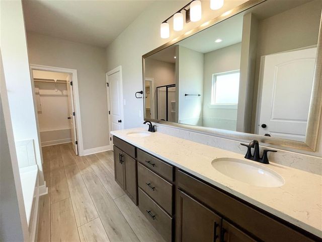 3352 LAKE CREST Drive, Lake Charles, LA 70607