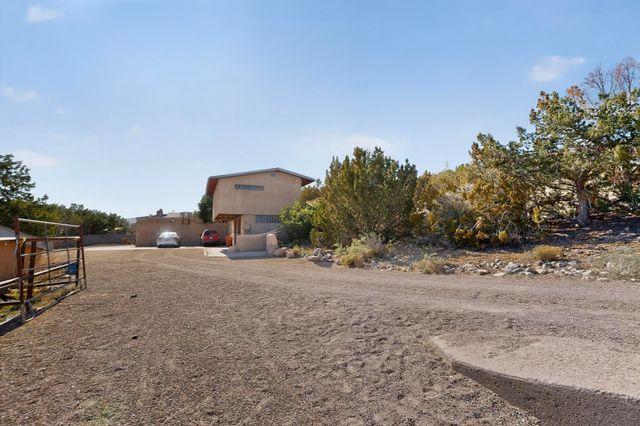 22 Cabezon Road, Placitas, NM 87043