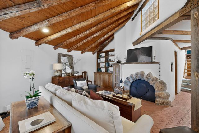 22 Cabezon Road, Placitas, NM 87043