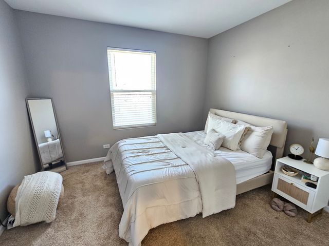 4012 BLACKSTONE Drive, Aurora, IL 60504