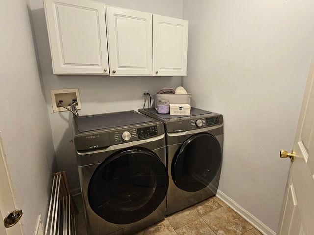 4012 BLACKSTONE Drive, Aurora, IL 60504