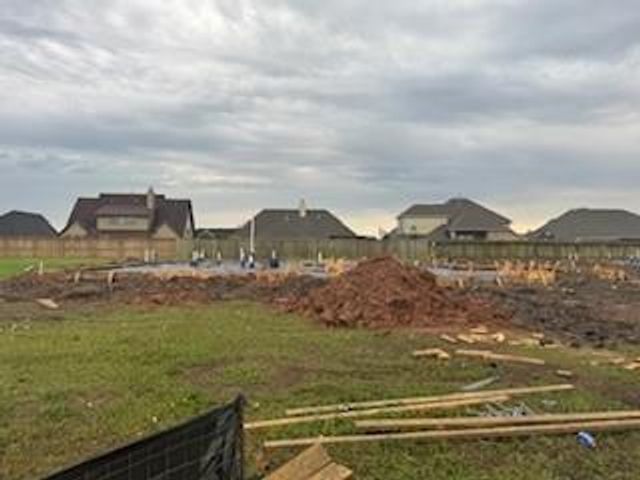 1568 Elm Court, Angleton, TX 77515