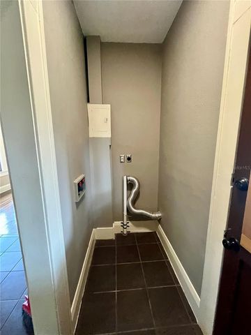 1401 E POWHATAN AVENUE, Tampa, FL 33604